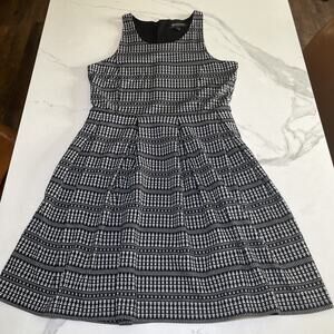 Banana Republic Fit & Flare Dress Size M Black/White Racerback Sleeveless Knit